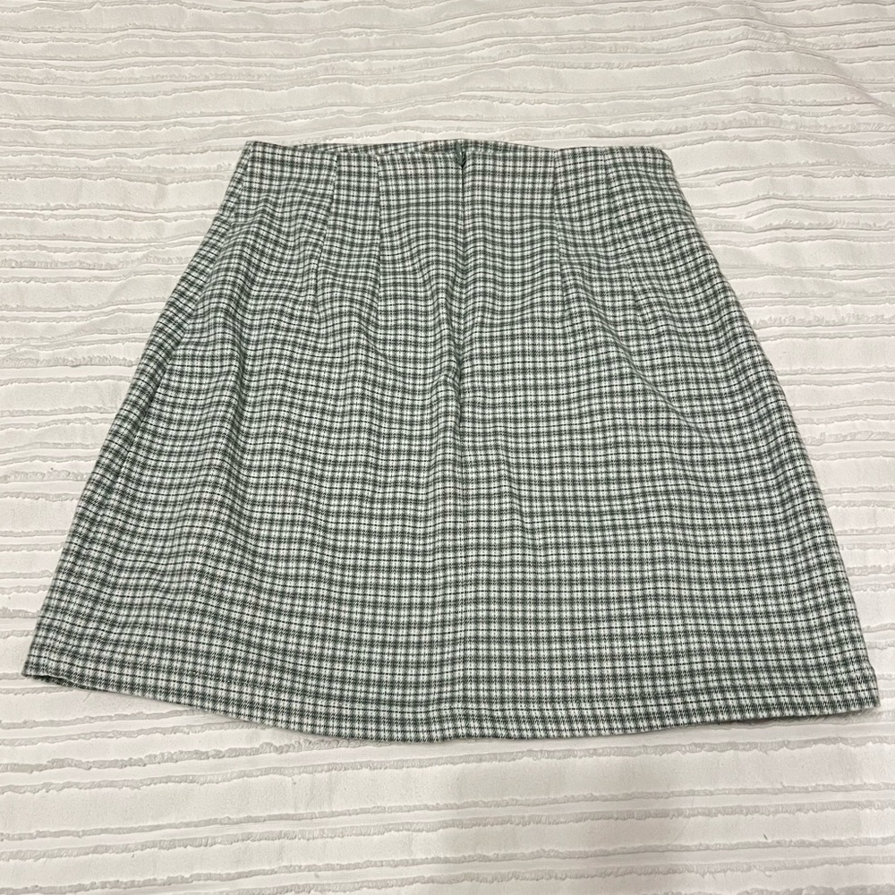 Green Brandy Melville Cara skirt one size - Picture 2 of 4